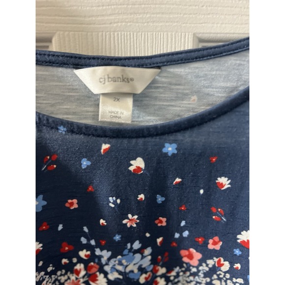 CJ BANKS Women's Navy Blue Floral Top Sz 2X - Picture 2 of 2